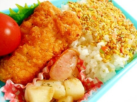 チキチキボーンとジャーマンポテトのお弁当